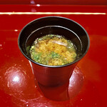 一心鮨 光洋 - 赤出汁～伊勢海老で出汁をとり旨味たっぷり。