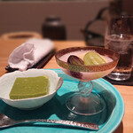 おおたに - 抹茶のムース、葡萄と桃のコンポート