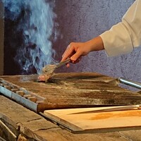 阿蘇迎賓館 縷々 - 炭火焼きの様子