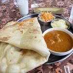 SUJATA INDIAN CURRY - ナンをめくるとカレーが　チラリズム