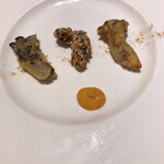 マッシュルーム - キノコのフリチュール(カラカサタケ、トンビマイタケ、サクラシメジ)