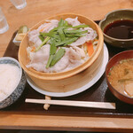 菱田屋 - 豚肉野菜蒸し