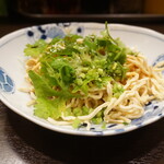 菜香餃子房 - お通し 干し豆腐香草和え