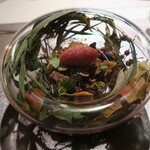 eclat - マロングラッセのムースリーヌ　エピス風味 　様々な食感のクランブル　木苺のアイスと共に