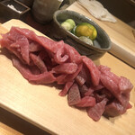 すが弥 - 目の前に太巻きの具材が。つまんで食べちゃおうかな、アハッ