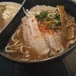 DETAIL - 右  ディテール ラーメン