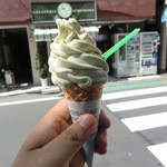 ジェラテリア アクオリーナ - ピスタチオのソフトクリーム