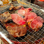 Horumon Yakiniku Buchi - 