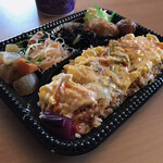 美食房夕月 - ＊オムライス弁当（¥500）