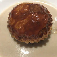 QUAND L'APPETIT VA TOUT VA ! - 茸のポタージュ　パイを崩して食べます