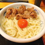 手造りうどん 楽々 - 黒毛和牛釜玉うどん