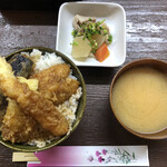 居喰処 光 - 2020/10/18
      今日の日替り 天丼 500円