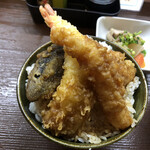 居喰処 光 - 2020/10/18
      今日の日替り 天丼 500円