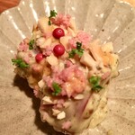 オオクサ - 大定番のポテトサラダです　このサツマイモのサラダが病みつきになるんです　酒とも合うし