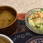 サワデーすみ芳 - スープ(トムヤムクンスープ？)
            サラダ