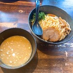 飛翔 - 鶏つけ麺　醤油　豚　大盛り