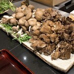 日本料理 晴山 - 天然まいたけとしめじ