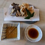 清水屋 - 白舞茸と黒舞茸の白揚げ