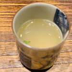 日本橋 蕎ノ字 - ☆アサリ蕎麦出汁
      浜名湖産アサリの出汁は旨味が強い。天ぷらを食す前に胃を温める効果がある。