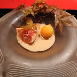 にくの匠 三芳 - イチジクと柿の胡麻ソース