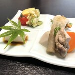 お蕎麦 なな草 - 前菜盛り合わせ・・全体的に薄味ですので、私の年代には丁度いいかと。