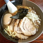 春紀 - らーめん（￥750）以前は甘めだった味がやや塩っぱ目に。95点。2012/7/15