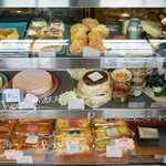 RUNNY CHEESE - ☆The showcase is also full of delights! (^^)!☆