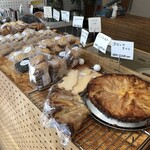 くまのみ堂焼菓子店 - 店内