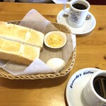 Komedako Hiten - ◆モーニング（ゆで卵とたまごペースト）を選び、ドリンクは珈琲を（一人450円：税込）、合計900円（税込）