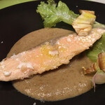 スペイン料理 ダリ - ランチコース（税込 2,200円）：北海道産秋鮭のコンフィポルチーニクリームソース