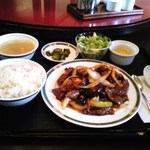 中国菜館 志苑 - 日替わりランチ（牛肉ときのこの黒胡椒炒め）