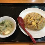 中華料理 はま亭 - 五目炒飯(525円くらい)