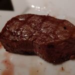 一休亭 - ●近江牛 焼肉 超厚切フィレ 5,500円 (税別)