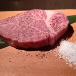 一休亭 - ●近江牛 焼肉 シャトーブリアン 100ｇ 4,980円 (税別)