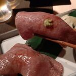 一休亭 - ●近江牛 炙り にぎり 1,200円 (税別)