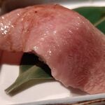 一休亭 - ●近江牛 炙り にぎり 1,200円 (税別)