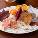 Wine Sakaba Yoshokudo Taro/Kakuuchi Sakaba Jiro