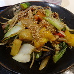 ビストロ茶葉蘭 - 大盛りの肉野菜炒め