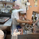 Fukuraku - 御年９０歳！
                        まだまだ現役でラーメンを作られるお母さん