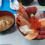 いとう水産 - 海鮮丼と味噌汁
