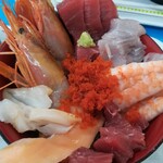 いとう水産 - 海鮮丼のアップ