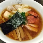 八雲 - 特製ワンタン麺ハーフ黒だしと切り落としチャーシュー