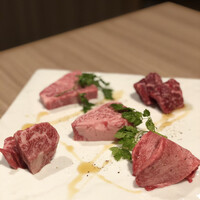 近江うし 焼肉 にくTATSU 青山本店 - 