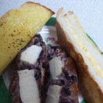 銀亭 中軽井沢店 - 卵のホットサンドとブルーベリーとクリチのパン