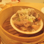 天香回味 - 「米沢豚一番育ちのスペアリブ黒豆香り蒸し」（６８３円）