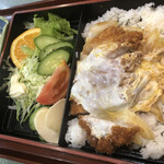 越後十日町 小嶋屋 本店 - かつ重　¥1,280