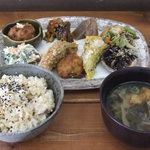 梅の木 - 昼セット（１０００円）です