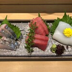 刺身 三点盛り（山形庄内 おばこ鰆 + 千葉銚子 生めばち鮪 + 津軽海峡 するめ烏賊）