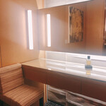 ベージュ アラン・デュカス 東京 - カメリアの絵