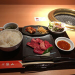 炭火焼肉 羅山 - 